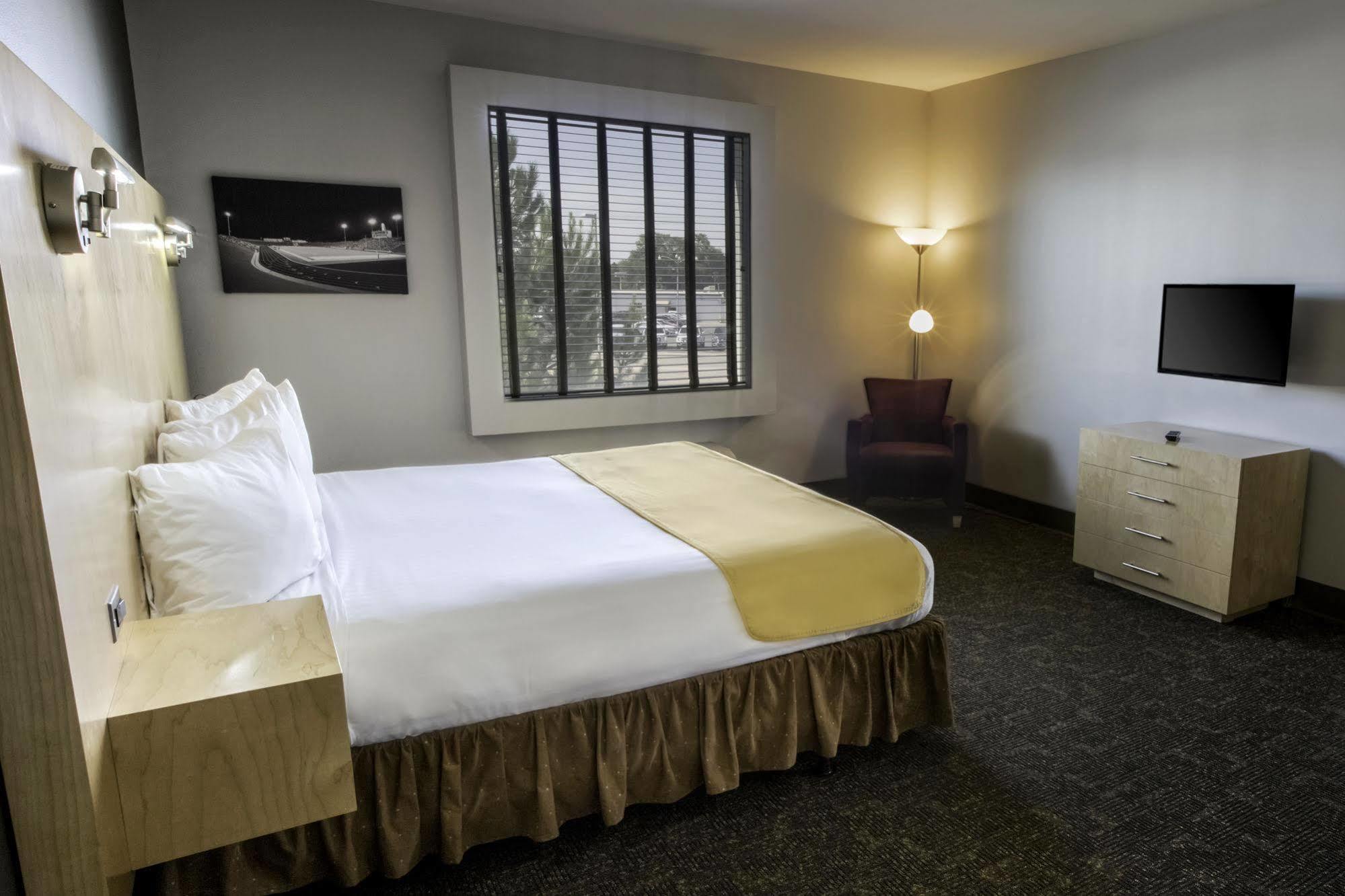 Spark By Hilton Artesia Exterior photo